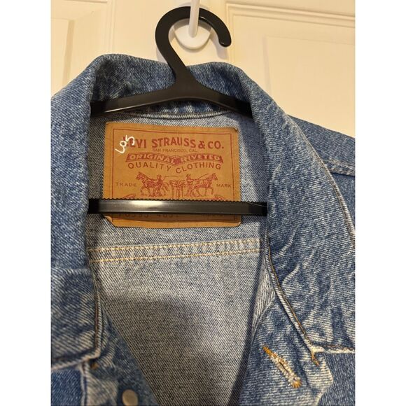 Levi’s oversized jean vest - Picture 2 of 6
